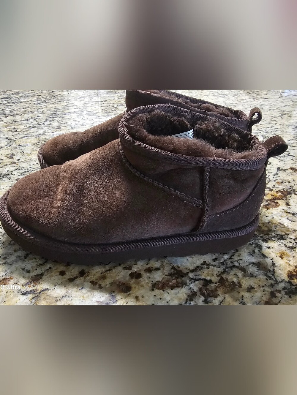 Kids UGG Mini Boot - Chestnut Size 2 - Picture 4 of 12